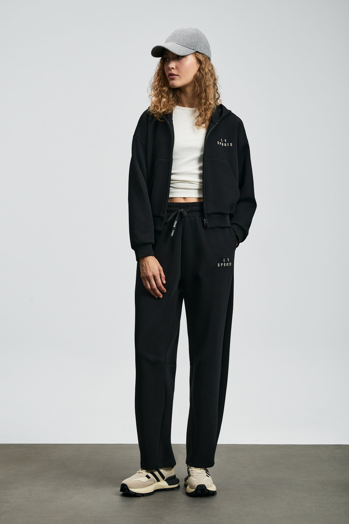 Knitted Woman Tracksuit Black - Lufian (1)