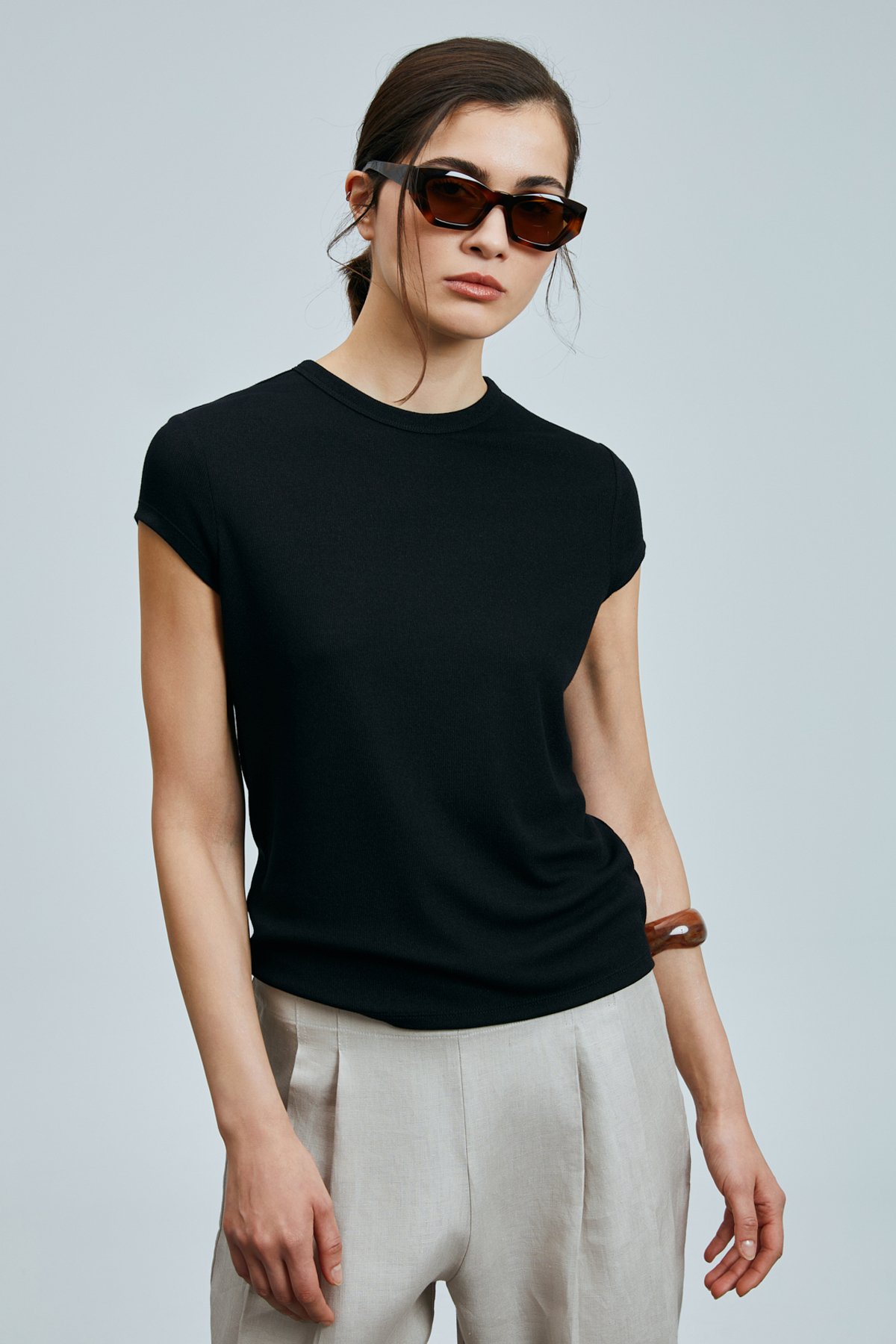 Ann Women's T-Shirt Black - LUFIAN