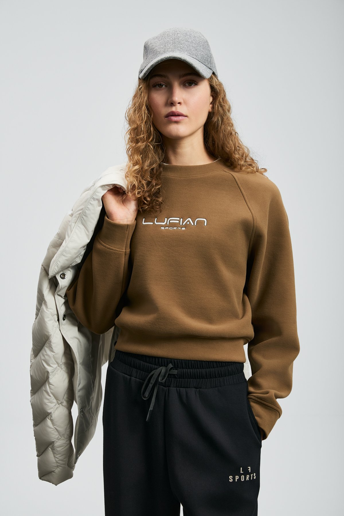 Woman Knitting Sweatsh Camel - Lufian