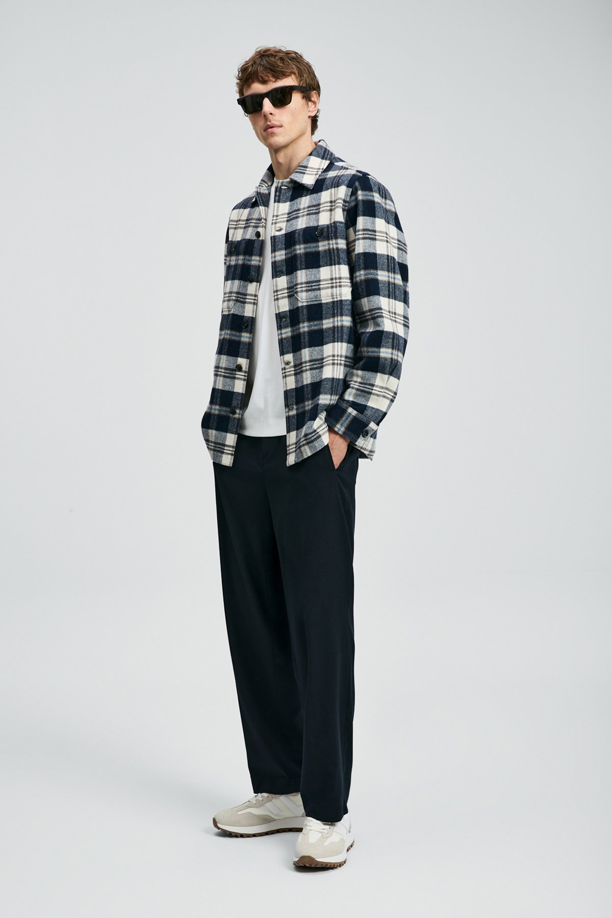 Kor Men's Basic Shirt Regular Fit Navy Blue - LUFIAN (1)