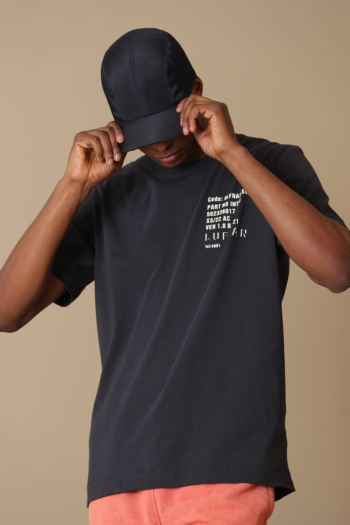 Carot Modern Grafik T- Shirt Siyah