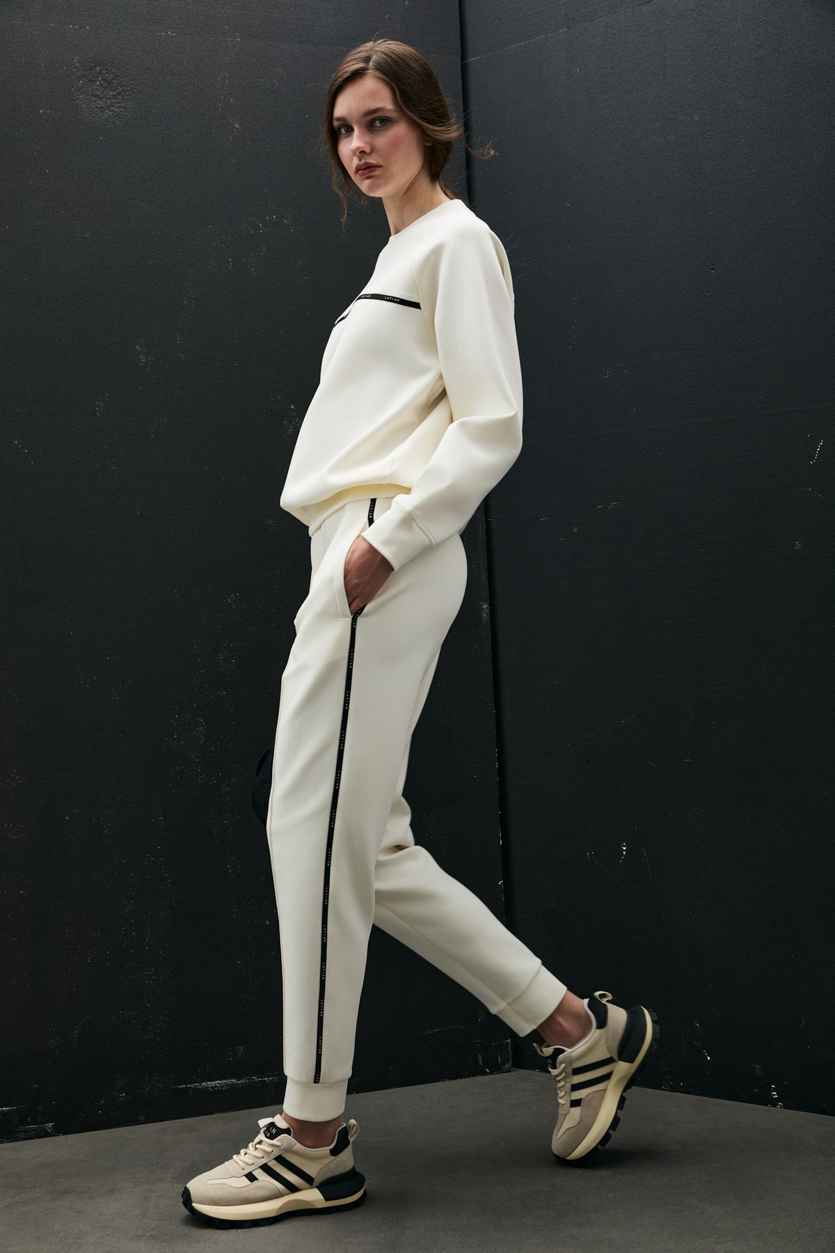 Knitted Woman Tracksuit Off Whıte - Lufian