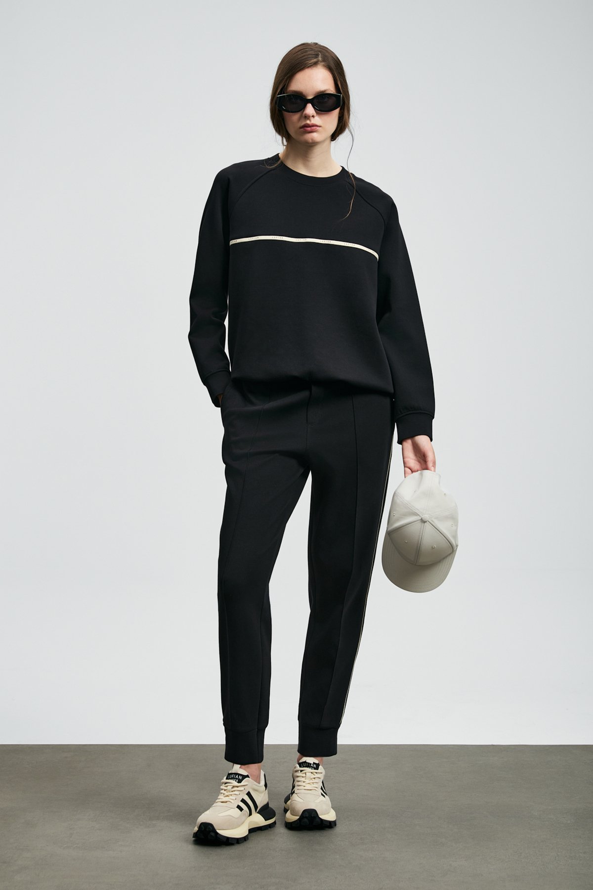 Knitted Woman Tracksuit Black - Lufian