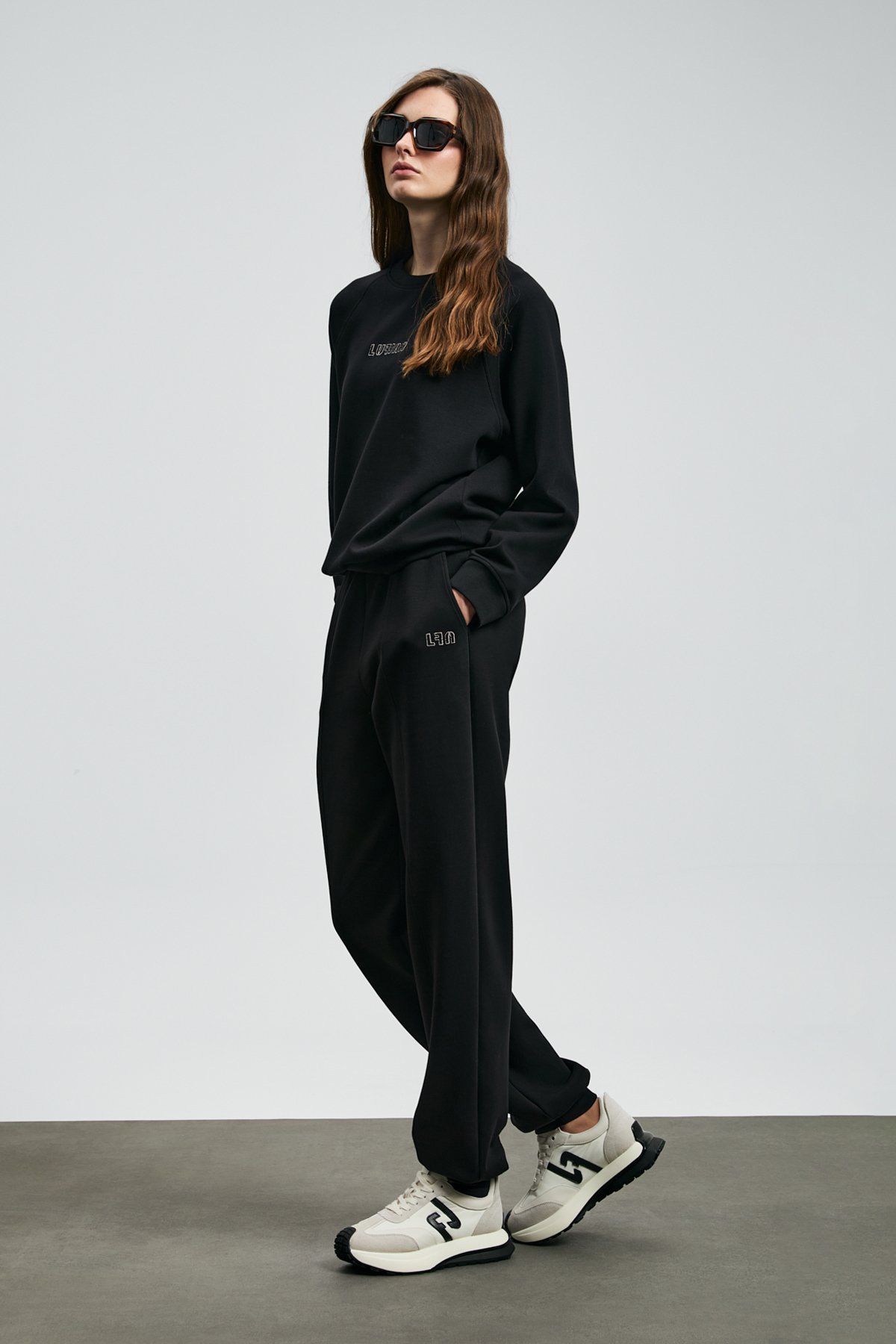 Knitted Woman Tracksuit Black - Lufian