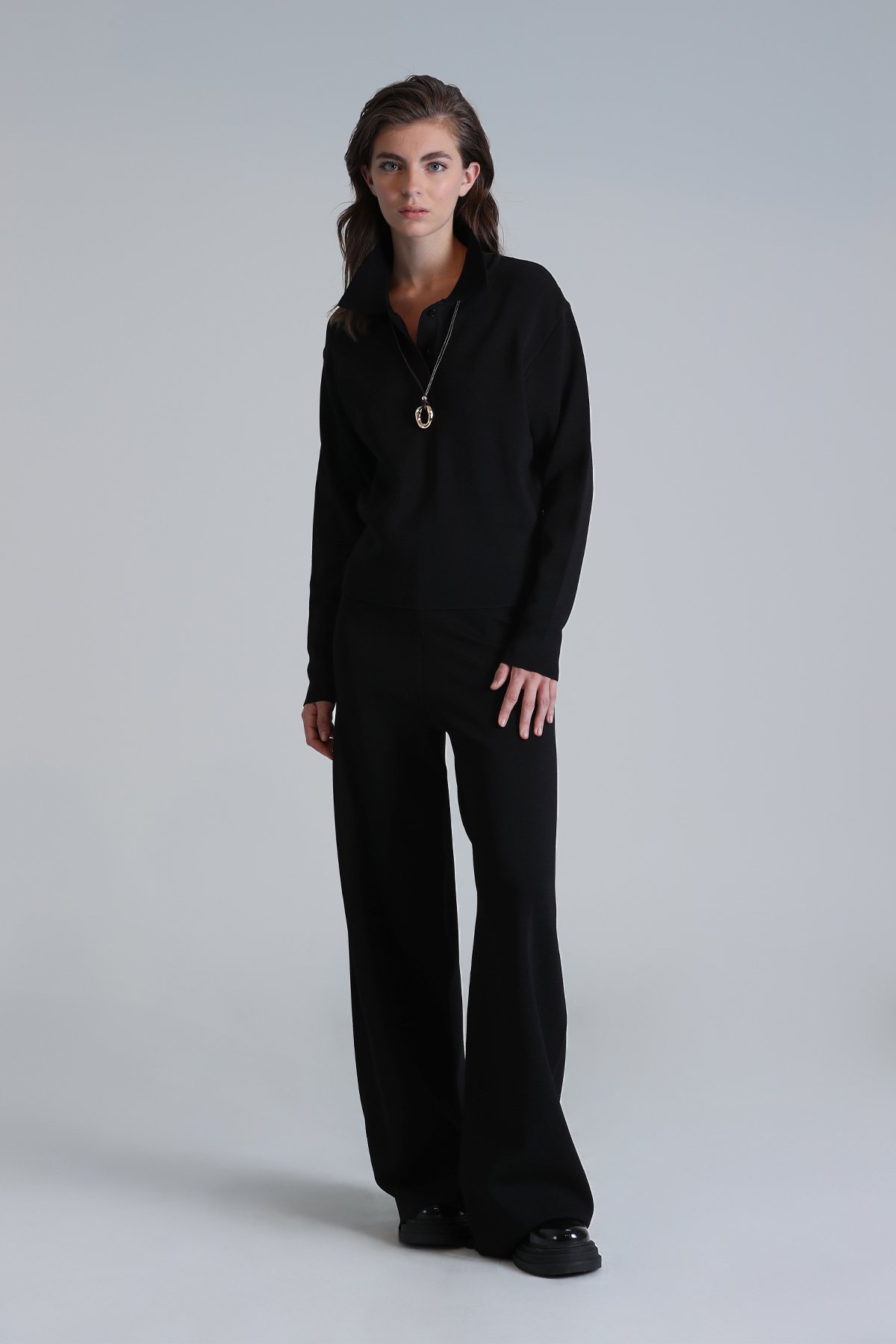 Conventry Women's Sweater Black - LUFIAN (1)