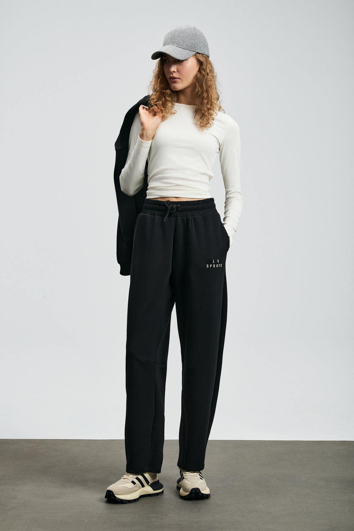 Amıra Damen-T-Shirt in Off-White - LUFIAN