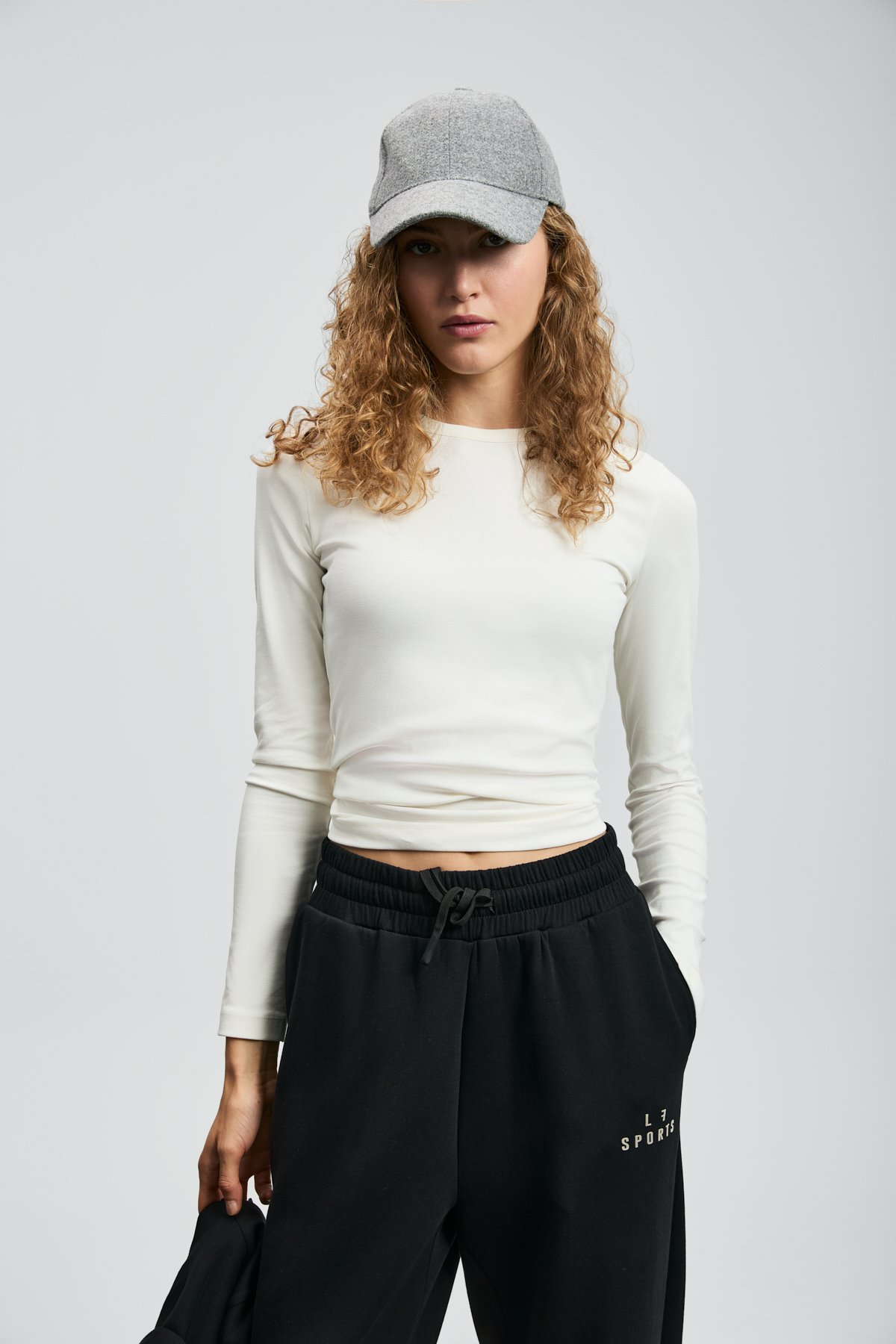 Amıra Damen-T-Shirt in Off-White - LUFIAN
