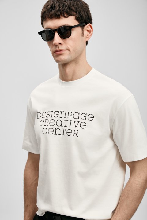 Frank Modernes Grafik-T-Shirt in Off-White - LUFIAN (1)