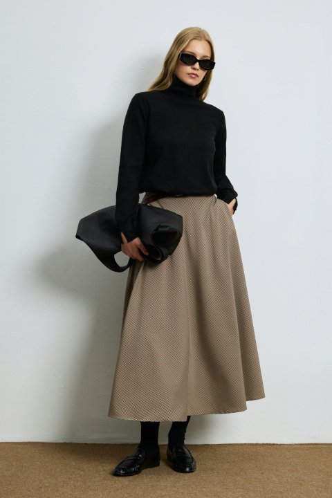 35% Acrylıc 27% Polyester 21%ptt 9% Nylon 6% Camel 2% Spandex Black - LUFIAN
