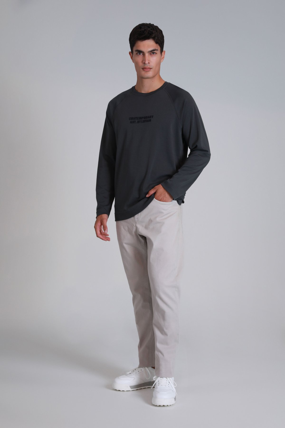 Holly Langarmiges T-Shirt für Männer in Khaki - LUFIAN