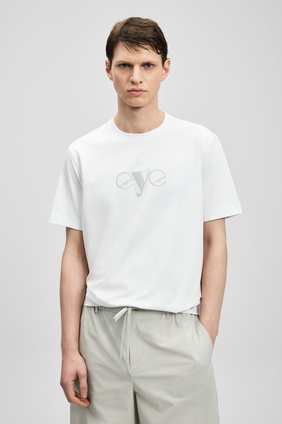Larry Modernes Grafik-T-Shirt in Off-White - LUFIAN