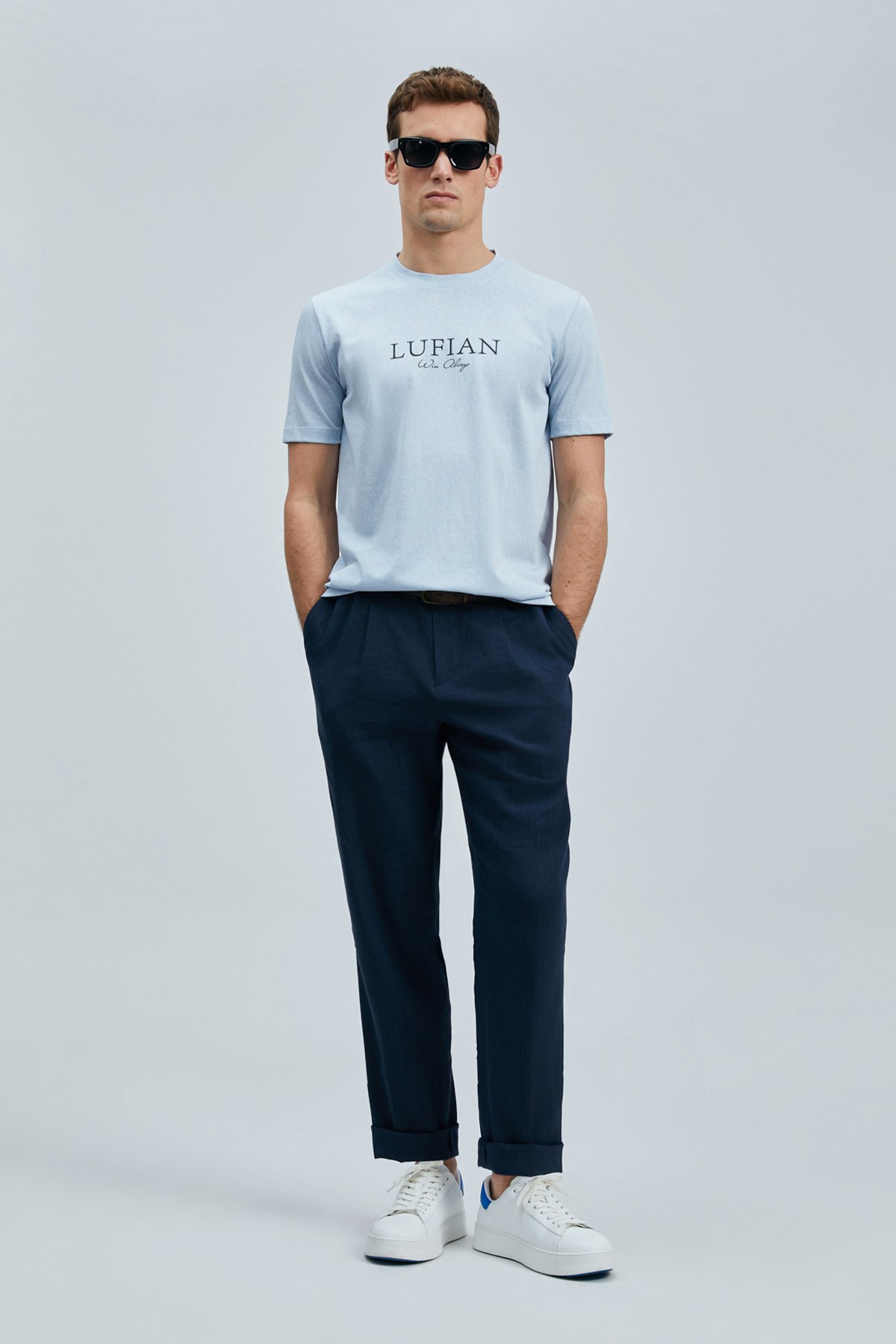 Love Modernes Grafik-T-Shirt Blau - LUFIAN (1)