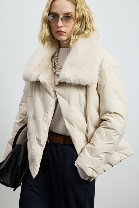 Monıca Damen-Daunensteppjacke mit abnehmbarem Pelz in Ecru - LUFIAN