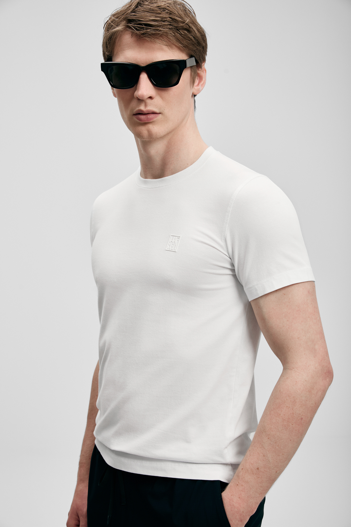 Pablo Herren-Basic-T-Shirt in Off-White - LUFIAN