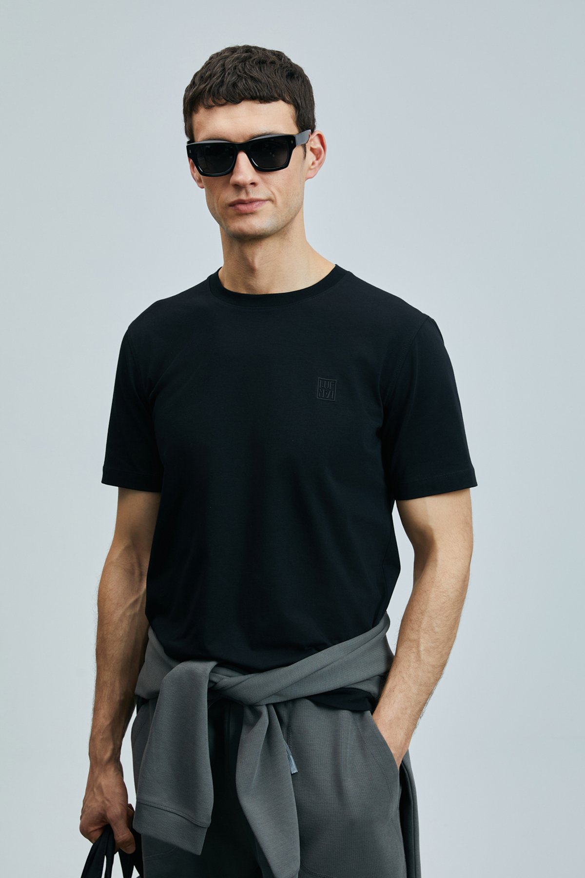 Pablo Modernes Grafik-T-Shirt Schwarz - LUFIAN (1)