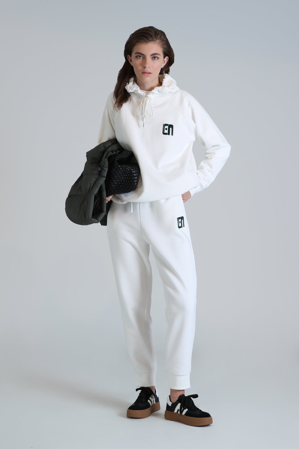 Nıce Gestrickte Frauen-Jogginghosen in Off-White - LUFIAN