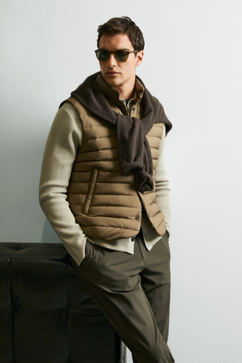 Soon Herren Daunen Tech Steppweste Sand - Lufian