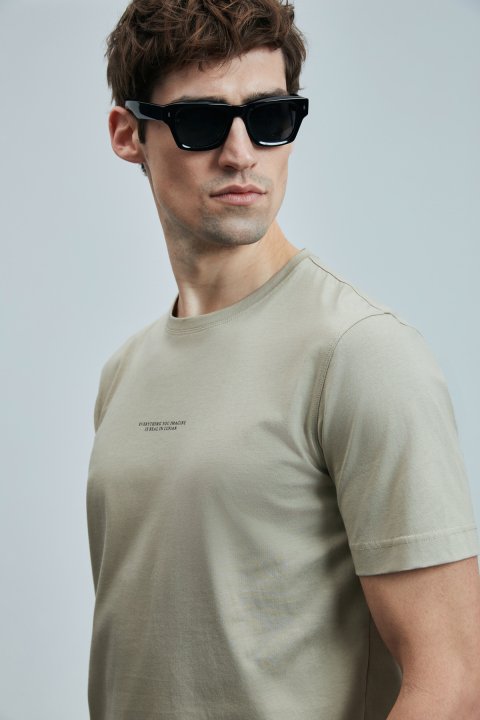 Valor Modern Graphic T-Shirt Beige - LUFIAN