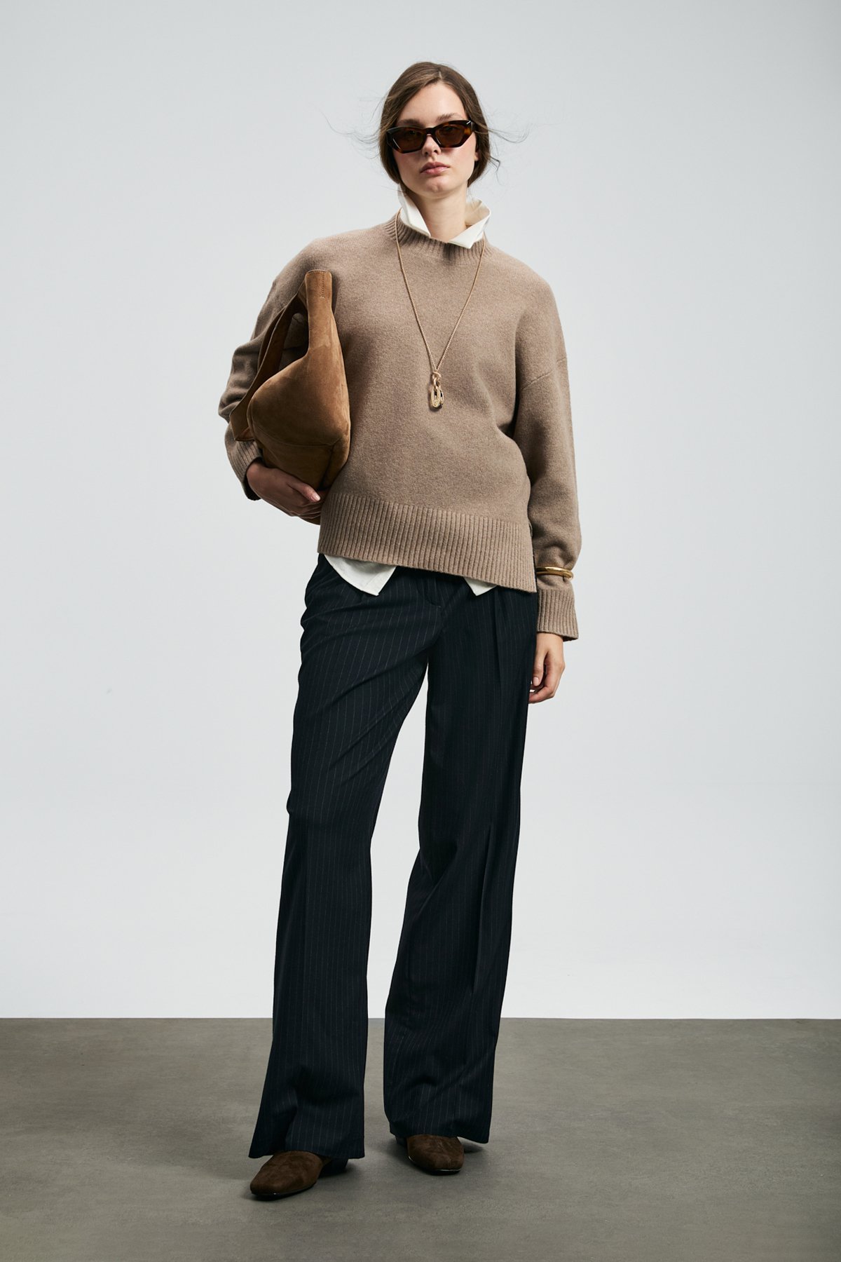 35% Acrylıc 27% Polyester 21%ptt 9% Nylon 6% Camel 2% Spandex Mınk - Lufian