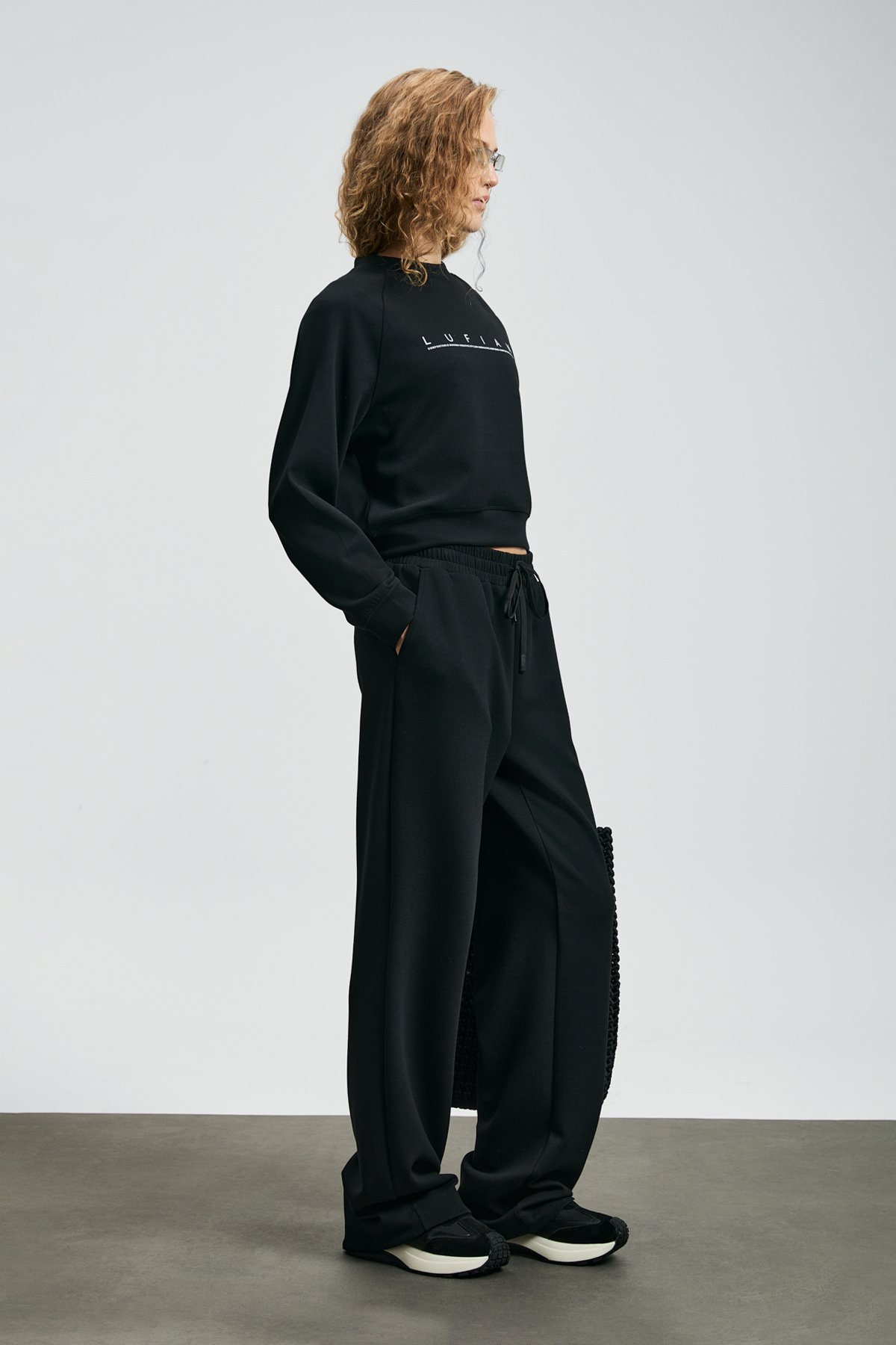 Adrıana Women's Knitted Sweatshirt Black - LUFIAN