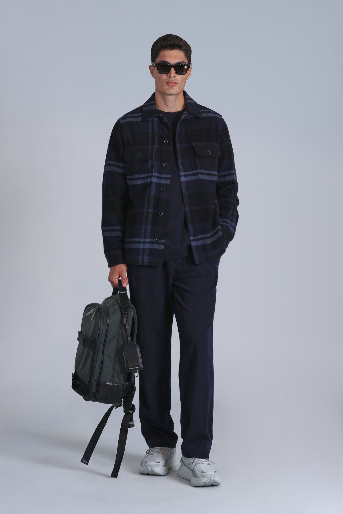 Barder Men's Basic Shirt Slim Fit Navy Blue - LUFIAN