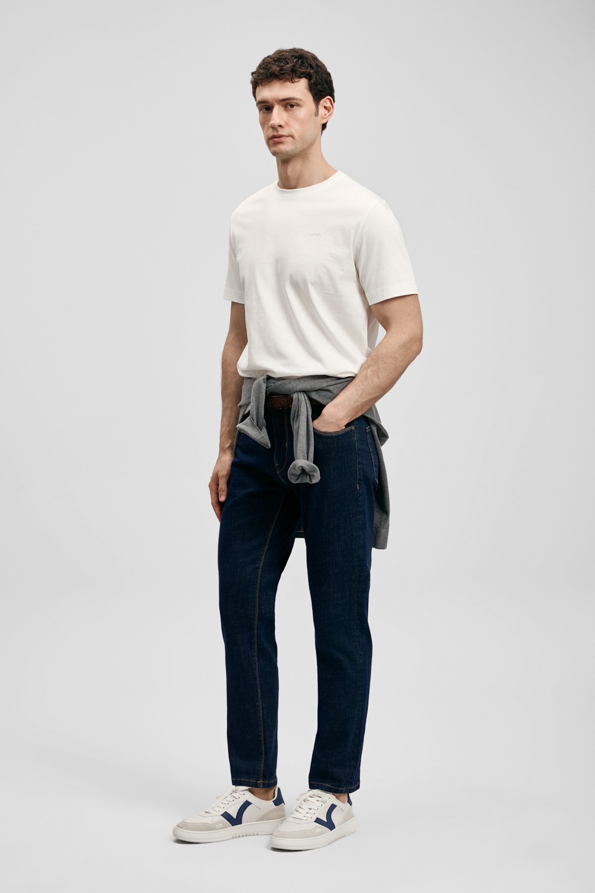 Bran Modern Graphic T-Shirt Off White - LUFIAN