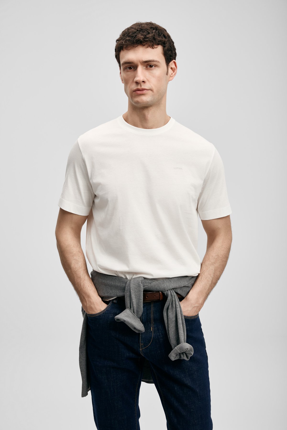 Bran Modern Graphic T-Shirt Off White - LUFIAN