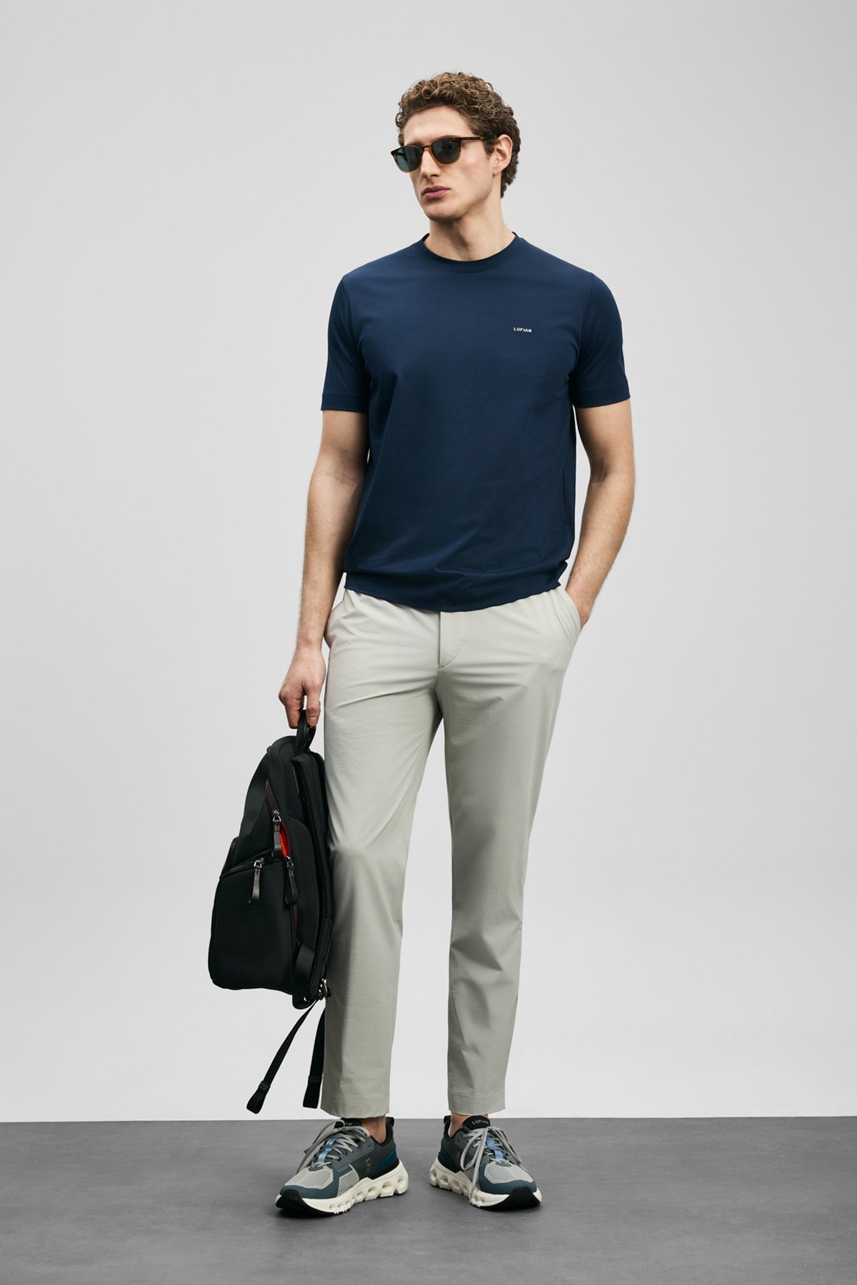 Bran Modern Graphic T-Shirt Navy Blue - LUFIAN (1)