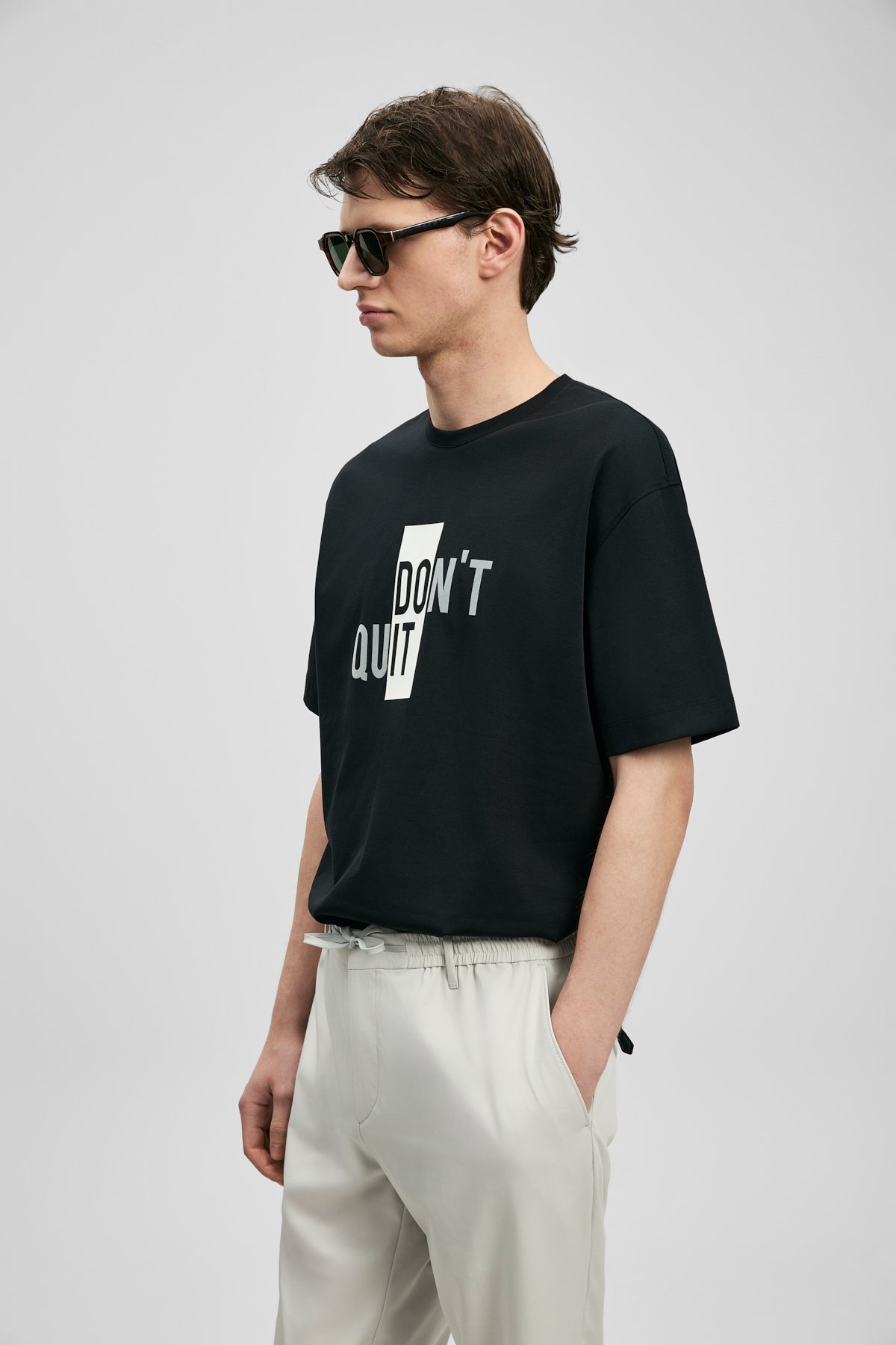 Carl Modern Graphic T-Shirt Black - LUFIAN