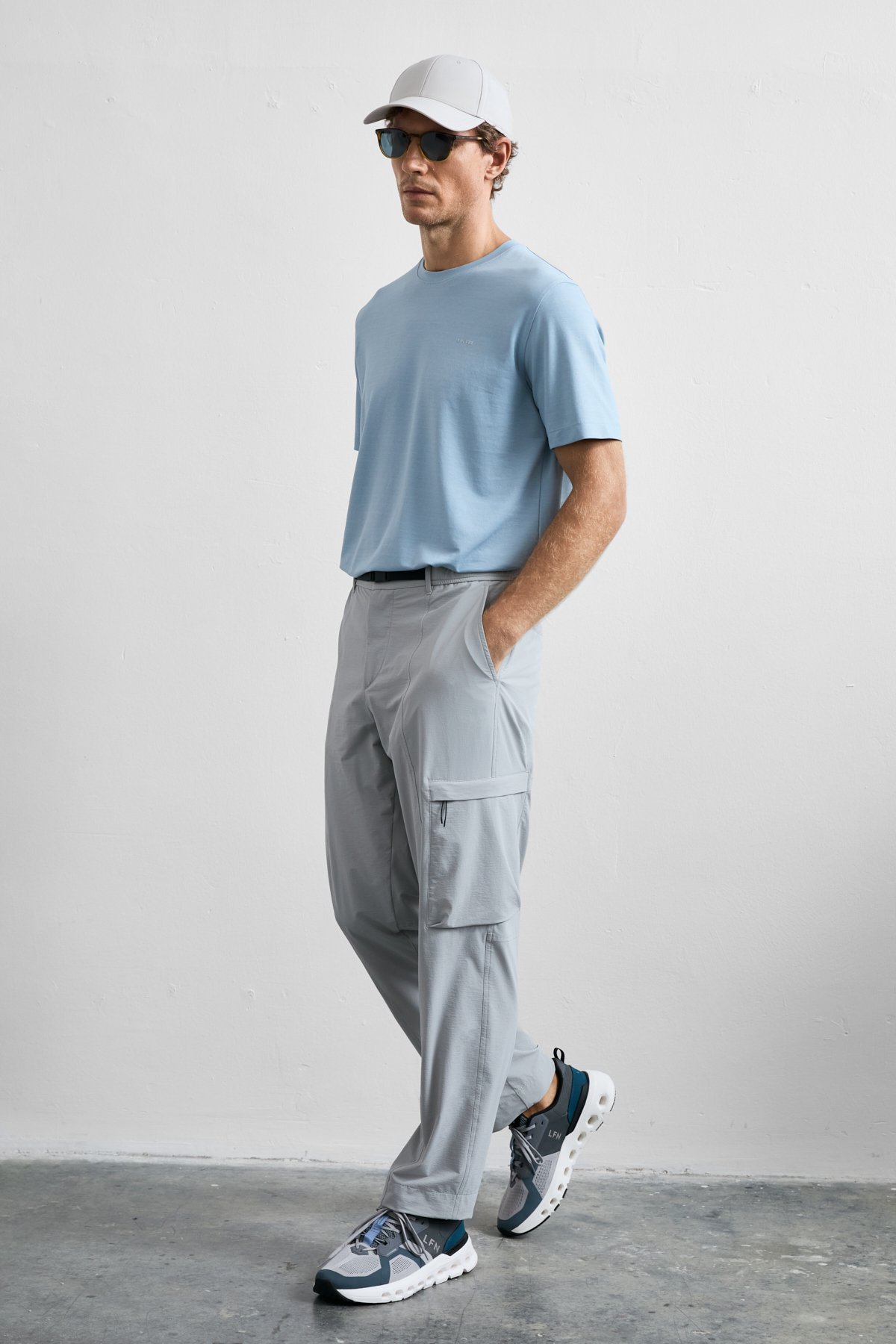 Fınto Modern Graphic T-Shirt Light Blue - LUFIAN