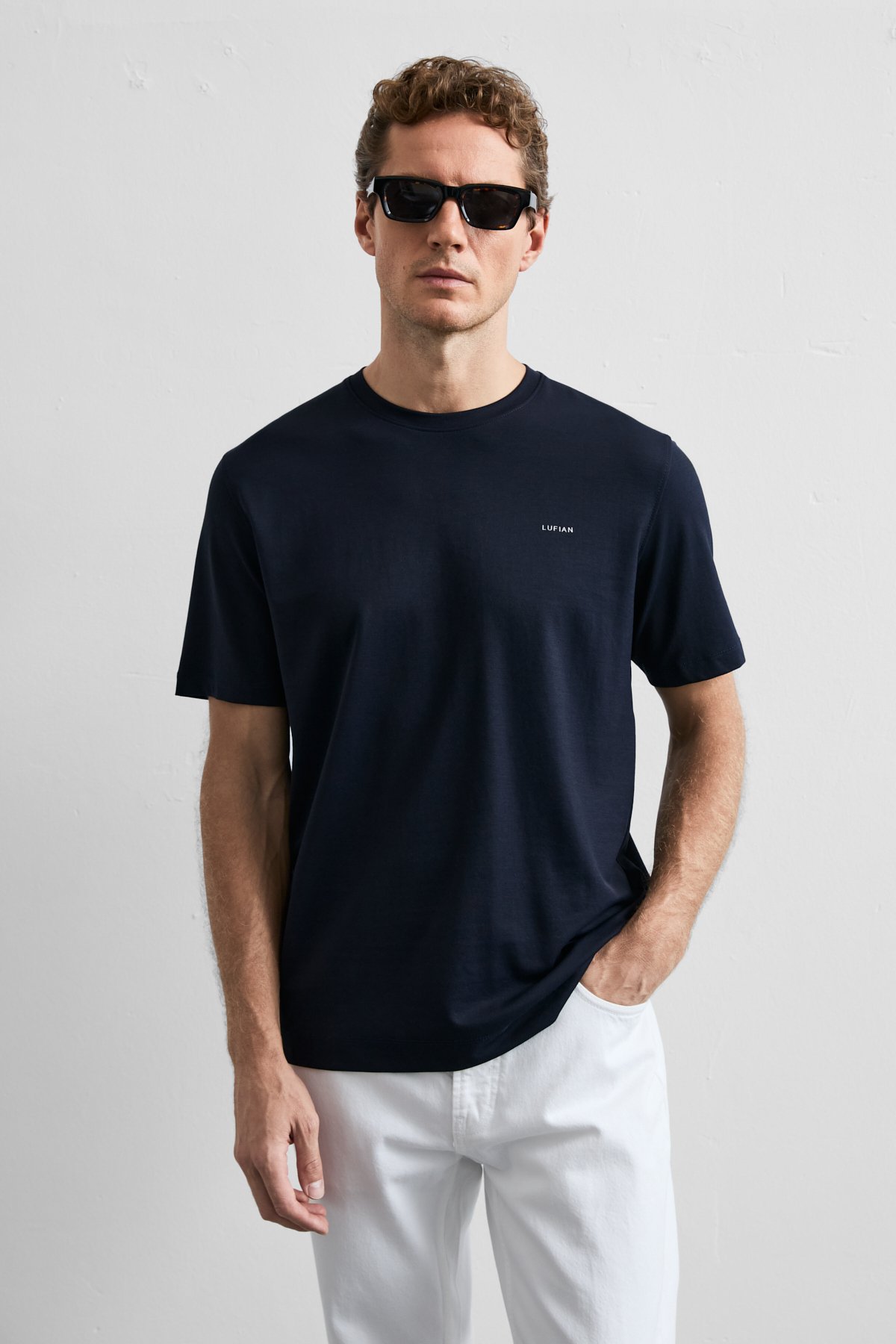 Fınto Modern Graphic T-Shirt Navy Blue - LUFIAN