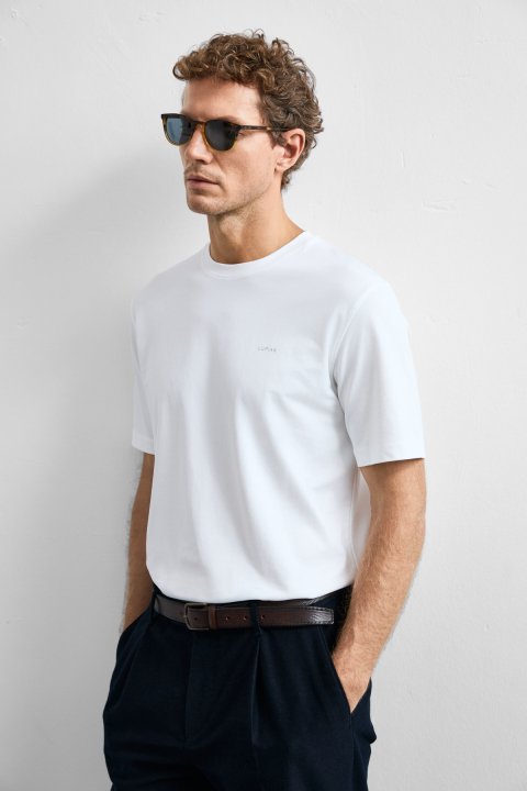 Fınto Modern Graphic T-Shirt White - LUFIAN