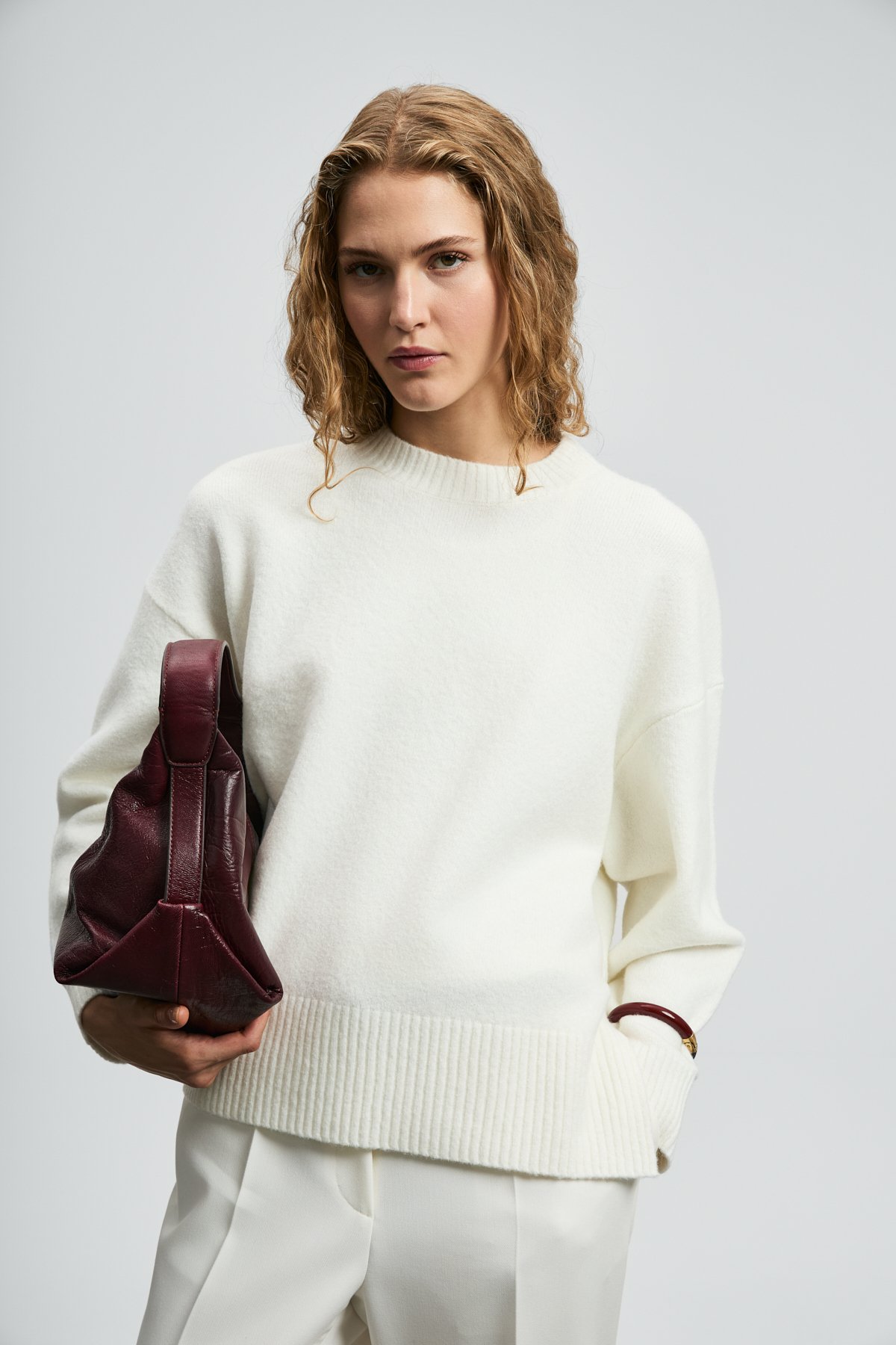 Pamela Women's Sweater Cream - LUFIAN