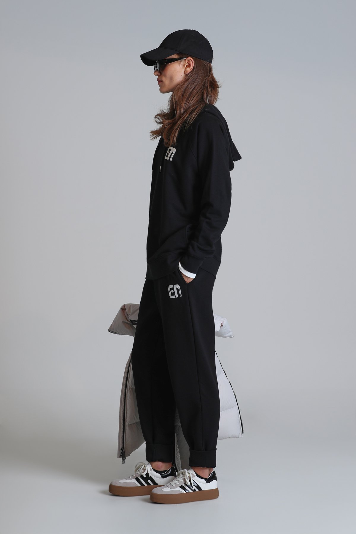 Sabrına Women's Knitted Sweatshirt Black - LUFIAN