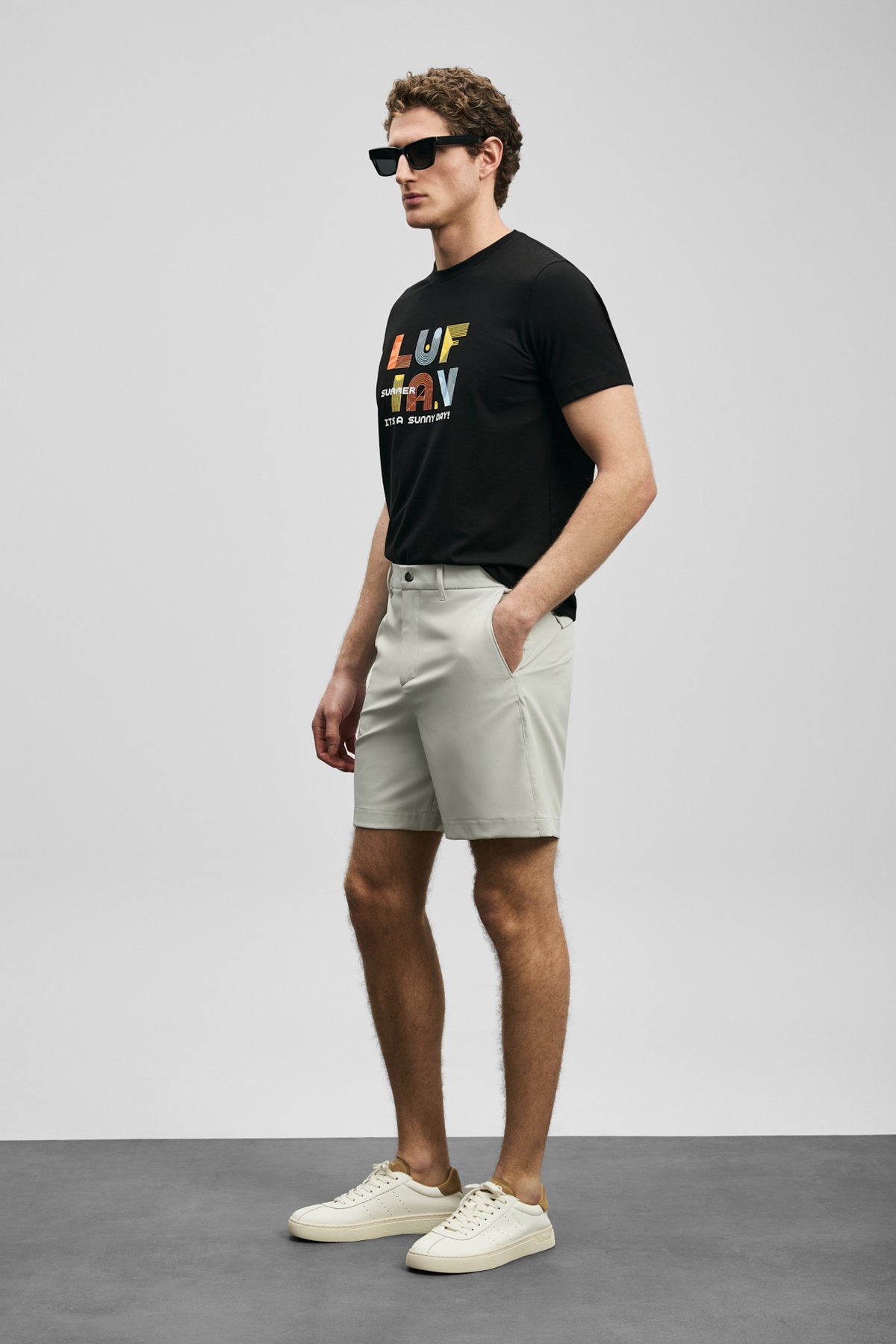 Sunny Modern Graphic T-Shirt Black - LUFIAN