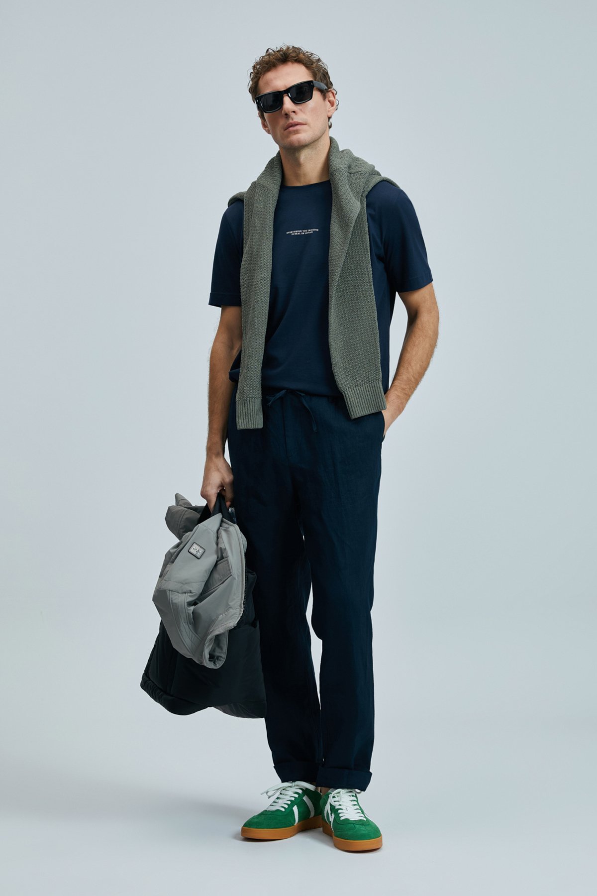 Valor Modern Graphic T-Shirt Navy Blue - LUFIAN