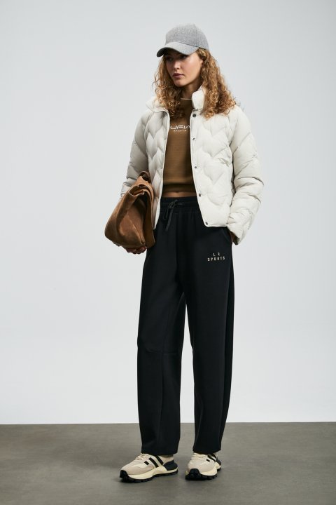 Woman Knitting Sweatsh Camel - Lufian (1)