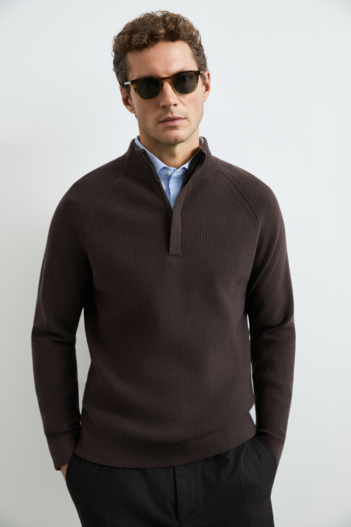 Gabı Pamuk Karışımlı Fermuarlı Dik Yaka Triko Kazak Kahverengi - LUFIAN