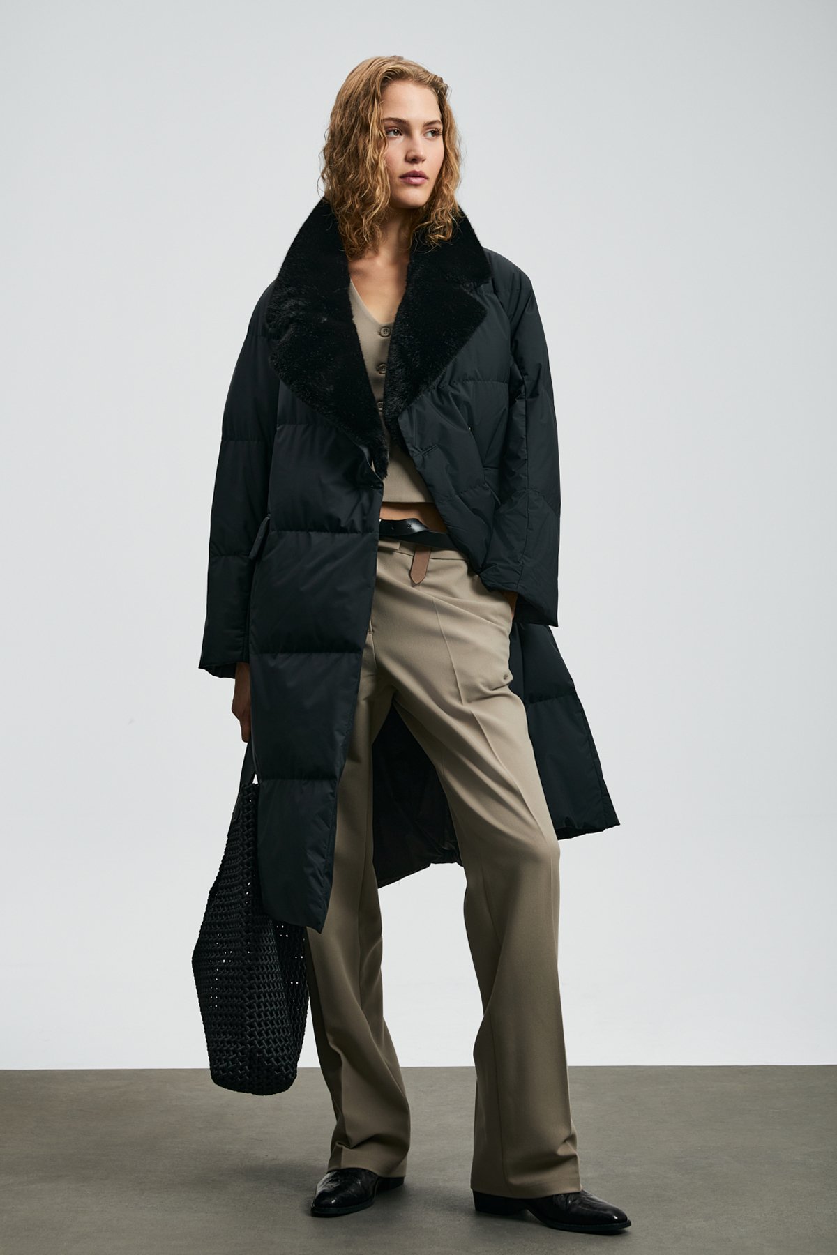 Kaztüyü Woman Coat Black - Lufian (1)