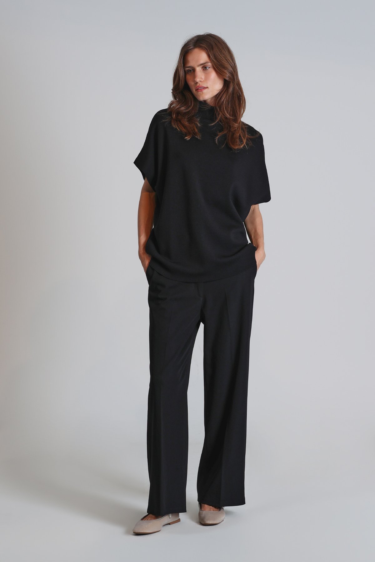 Laura Women's Sweater Black - LUFIAN (1)