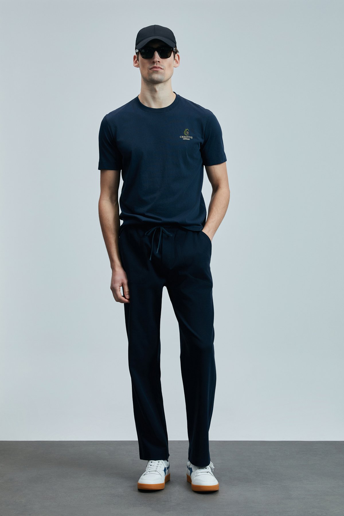 Olıvıa Modern Grafik T- Shirt Lacivert - Lufian