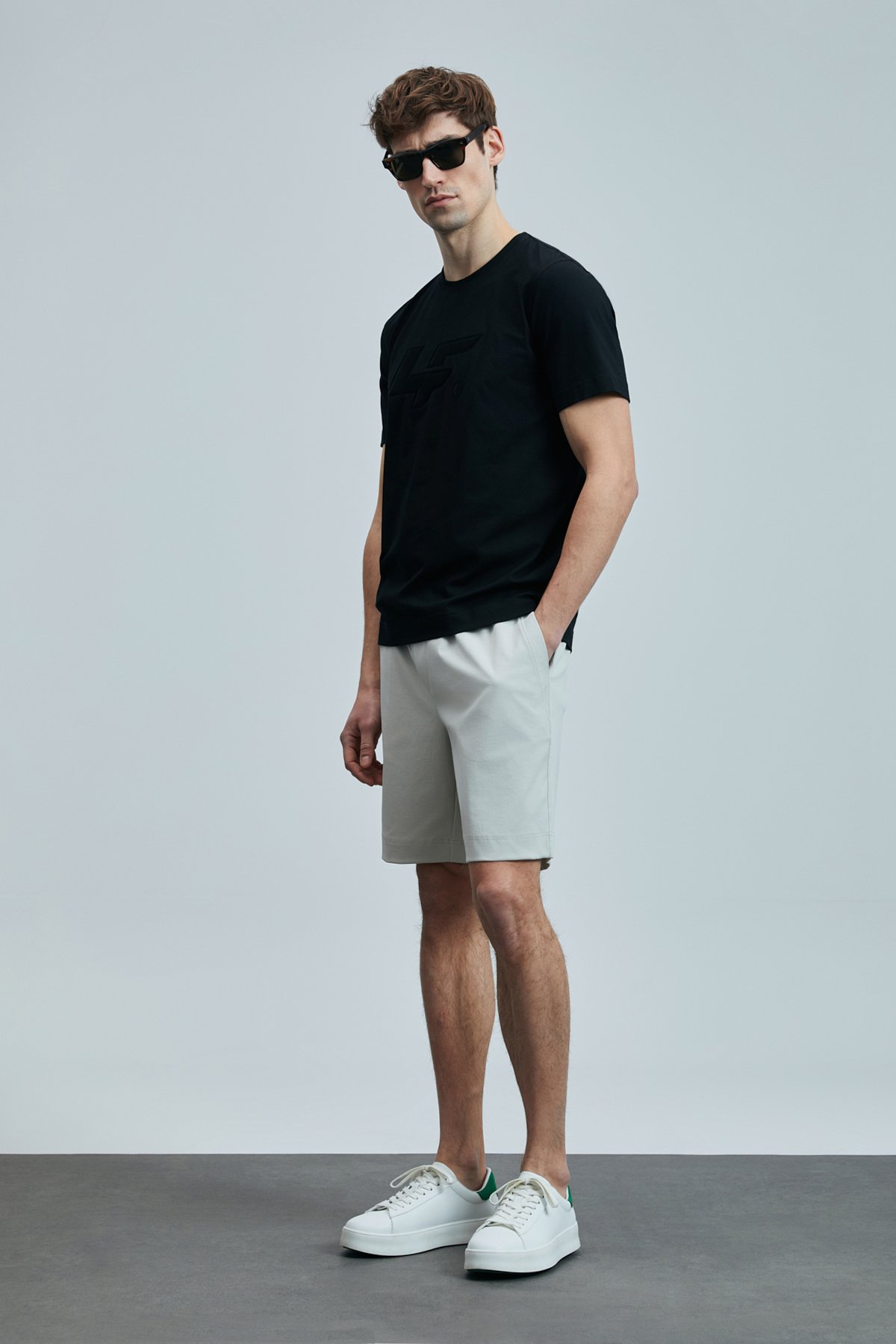 Onıx Modern Graphic T- Shirt Black - Lufian