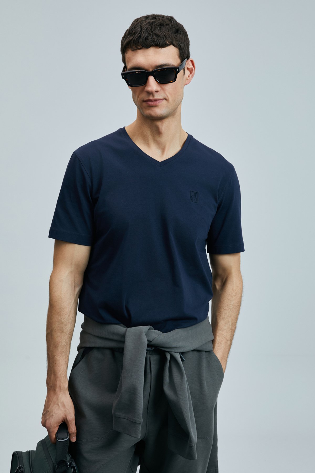 Tuna Modern Grafik T- Shirt Lacivert - Lufian