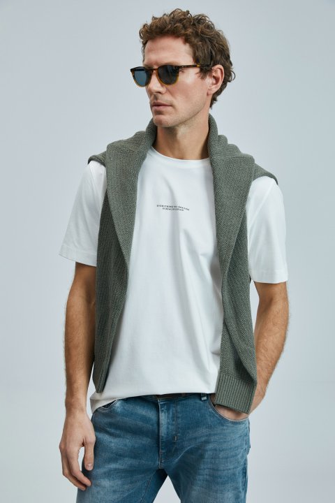 Valor Modern Graphic T-Shirt Off White - LUFIAN